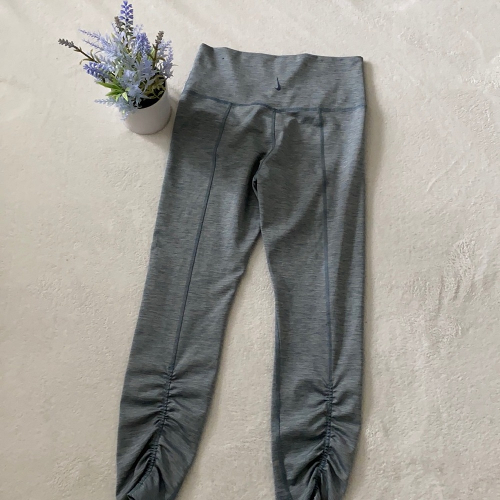 Nike yoga leggings